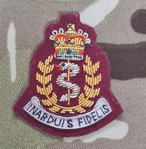 Royal Army Medical Corps / RAMC Maroon Officers Bullion stitched Beret Badge (EIIR)