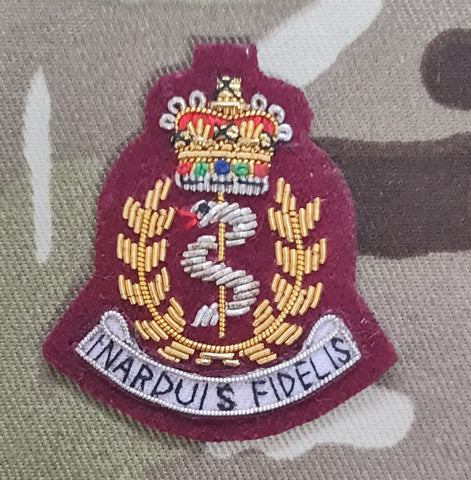 Royal Army Medical Corps / RAMC Maroon Officers Bullion stitched Beret Badge (EIIR)