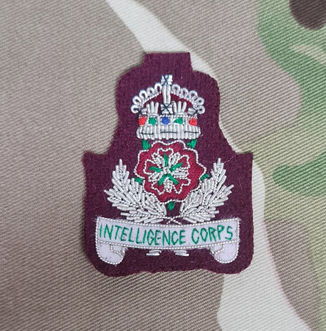 Intelligence Corps Maroon Officers Bullion stitched Beret Badge (CIIIR)