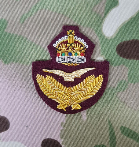 Royal Air Force (RAF) Officers Bullion stitched Beret Badge (CIIIR) (Airborne/Maroon)
