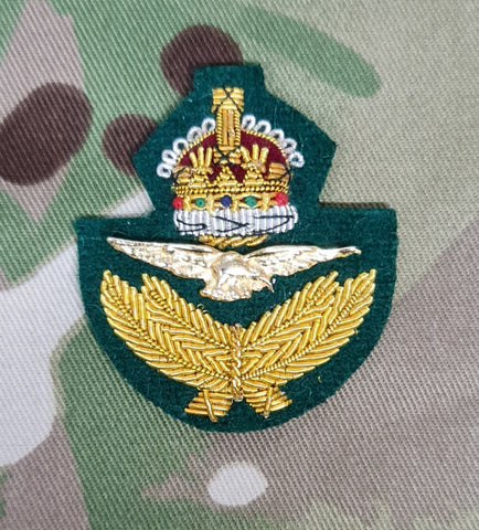 Royal Air Force (RAF) Officers Bullion stitched Beret Badge (CIIIR) (Commando Green)