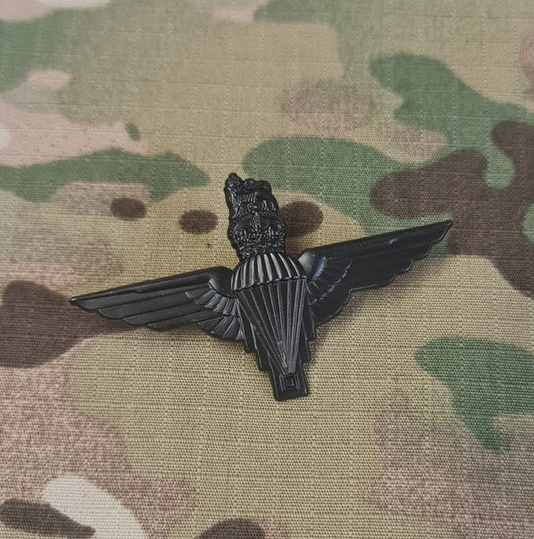 Parachute Regiment Cap / beret Badge (CIIIR) All Ranks (AR)  (Black)