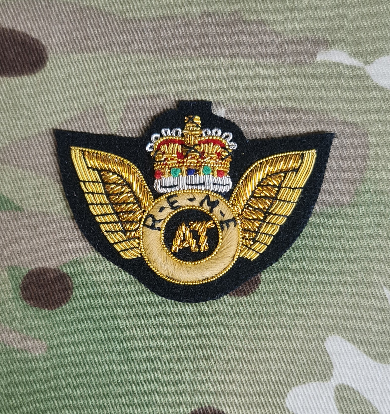 British Qualification Wings - Aircraft Technician AT REME -  Bullion Gold on black Mess Dress (EIIR)