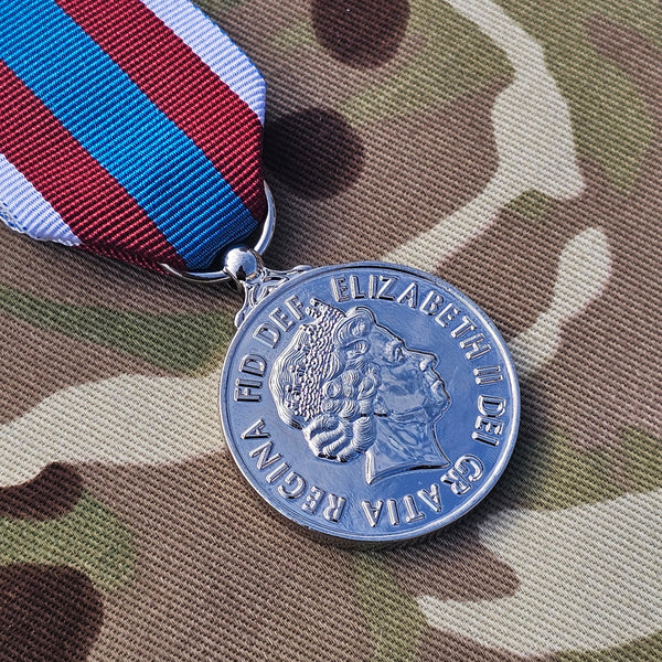 HM Queen Elizabeth / Queens Platinum Jubilee Medal (QPJM) Full Size Medal