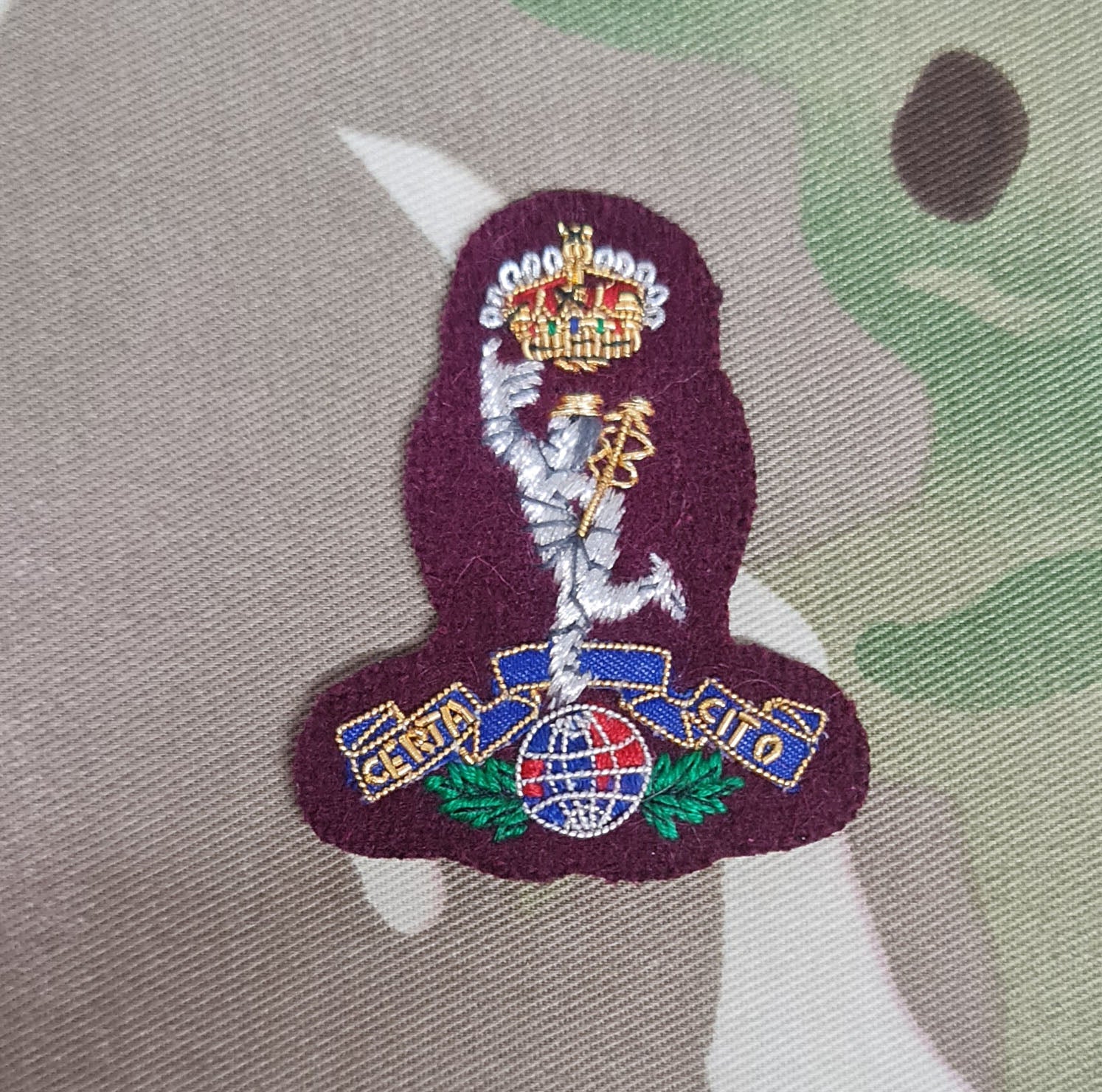 Royal Signals (216 Parachute Signal Squadron) Maroon Officers Bullion stitched Beret Badge (CIIIR)